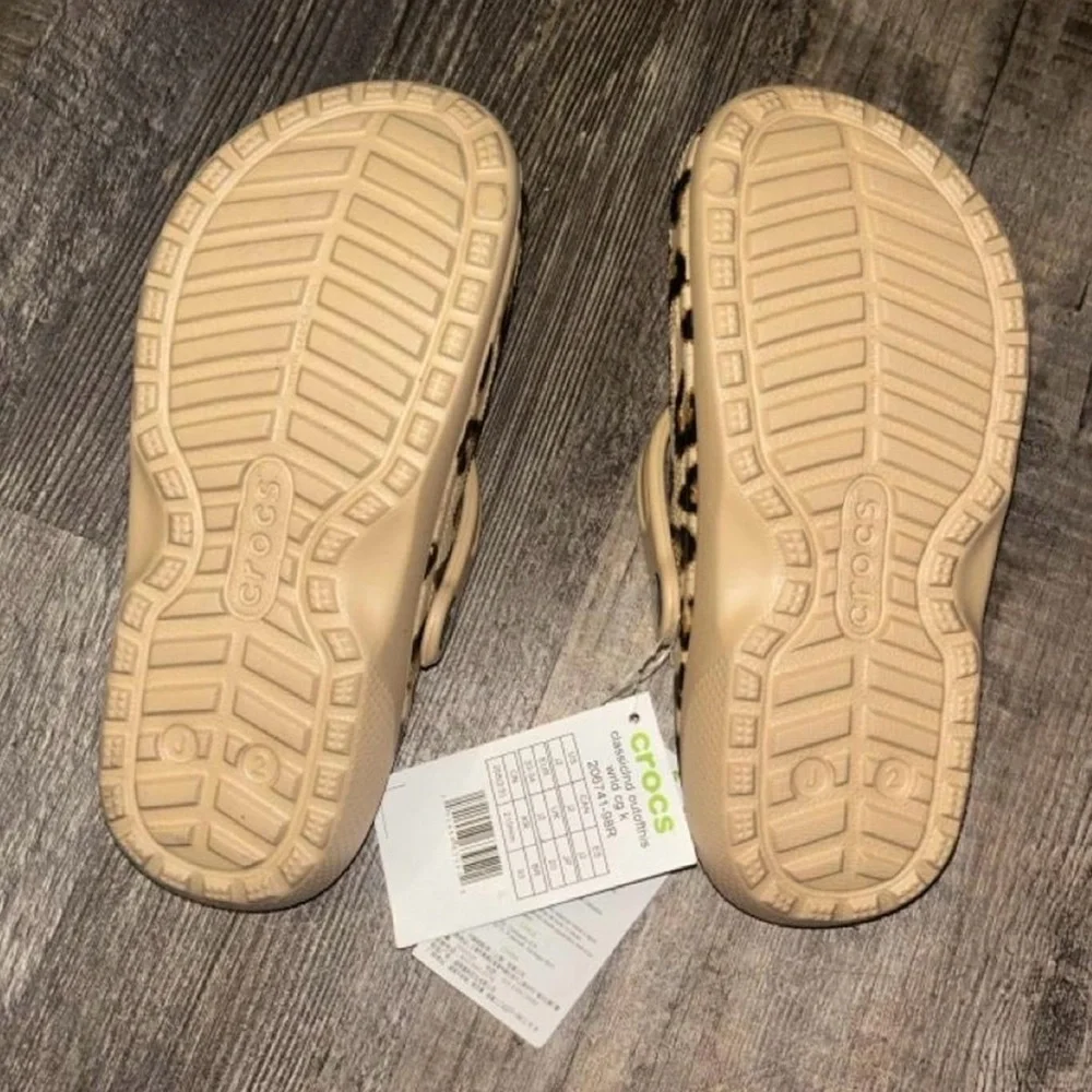 CROCS Classic Clog Leopard Print with Fur